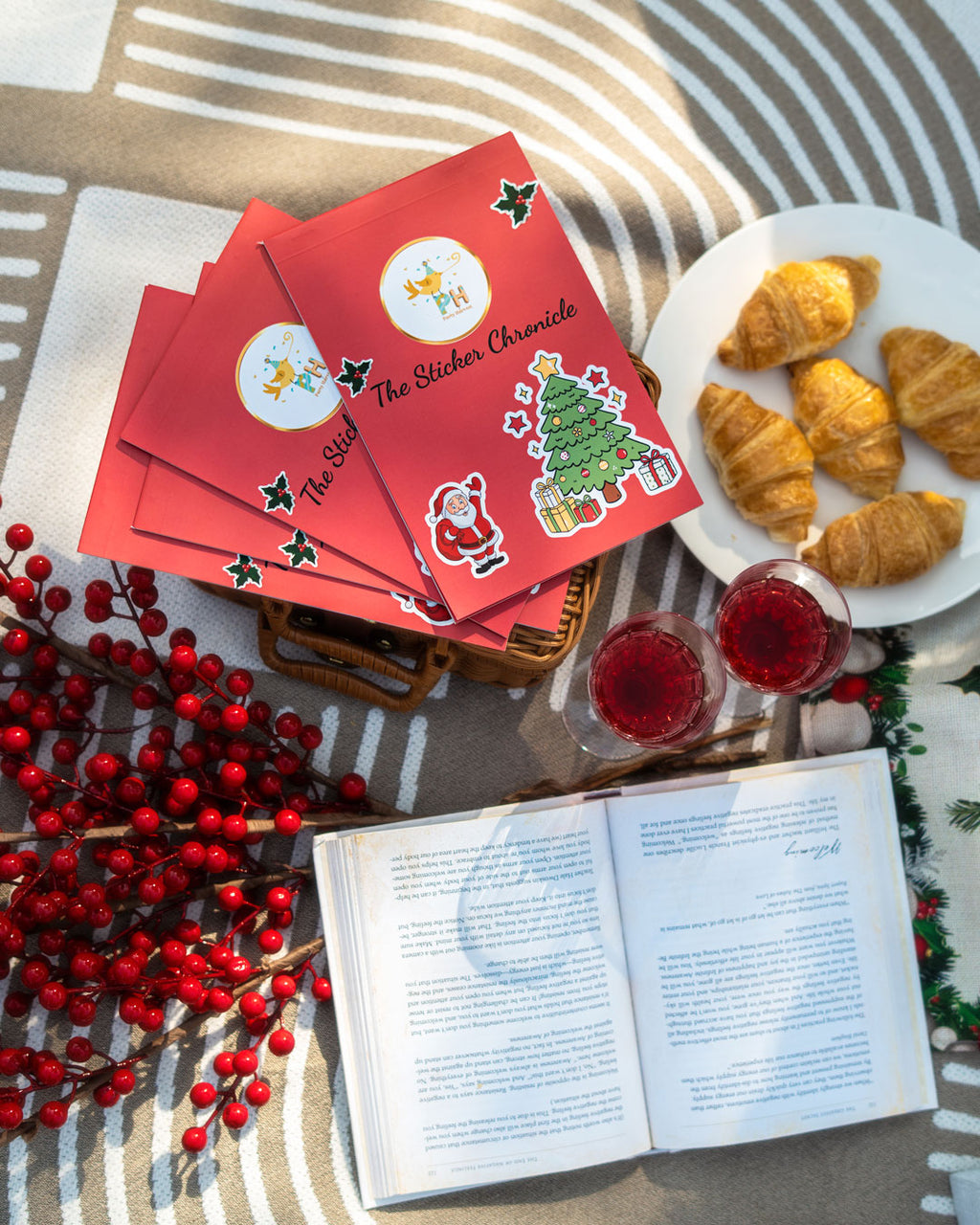 Christmas Book - 25 Stickers + 1 Activity + 1 Coloring + 1 Writing Page
